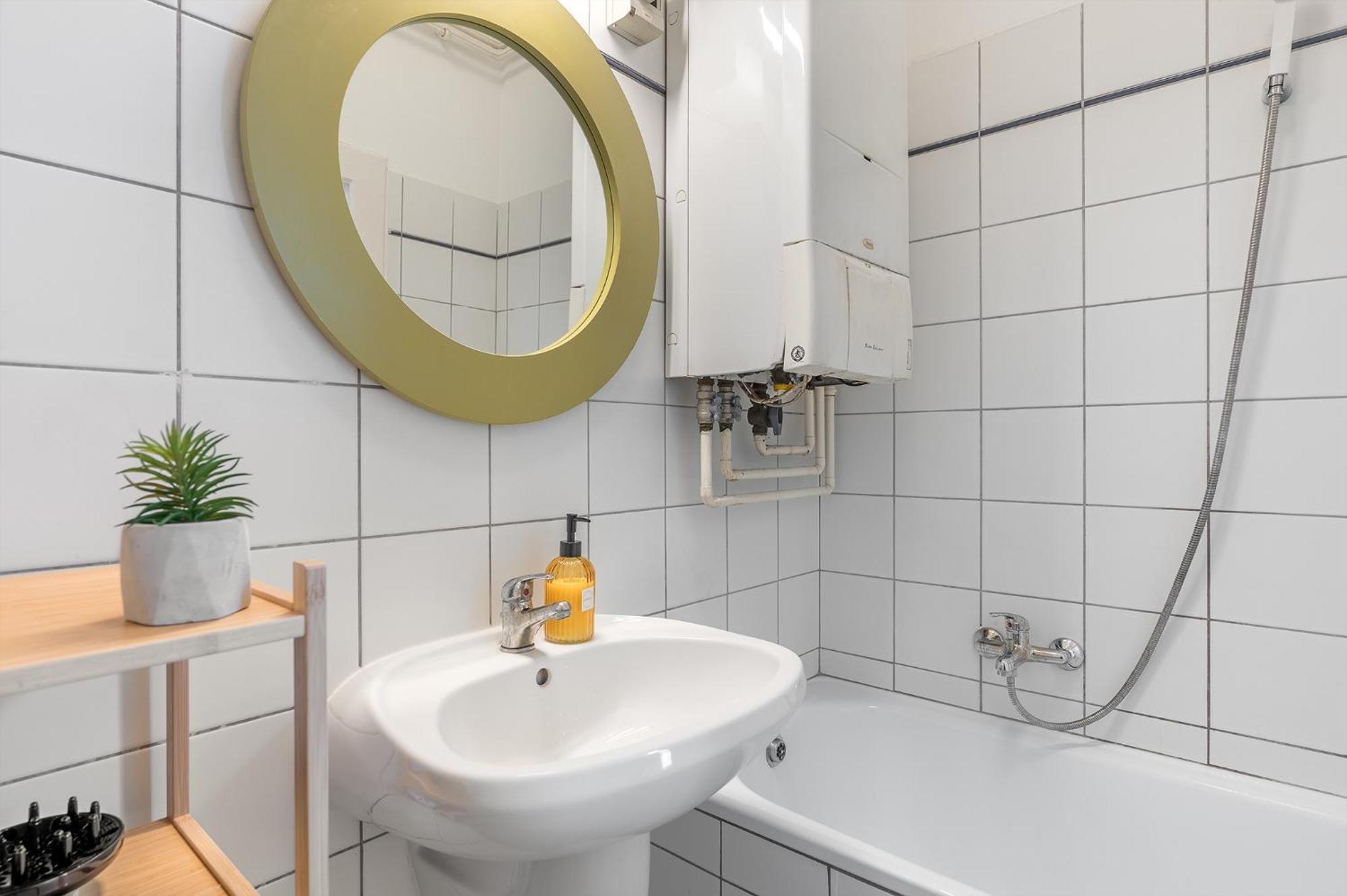Apartment Quiet Central Near Heroes Square By Cavaland